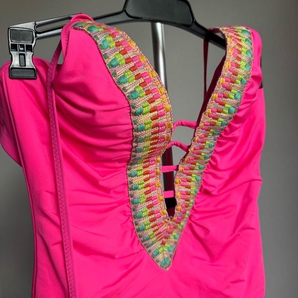 NWT BECCA Pink Crochet Plunge One Piece Swimsuit Sz S/P - Picture 7 of 10